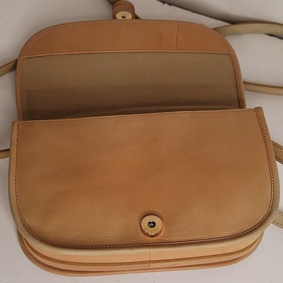 Vintage Distressed Calvin Klein Crossbody Bag - Picture 7 of 9